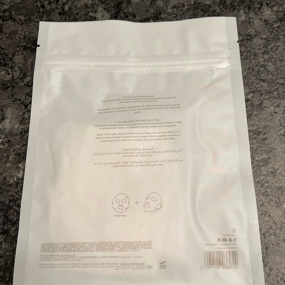 Huda Beauty Wishful Wrap It Up Face Mask Holder, set of two (2) reusable M or L - Picture 7 of 8